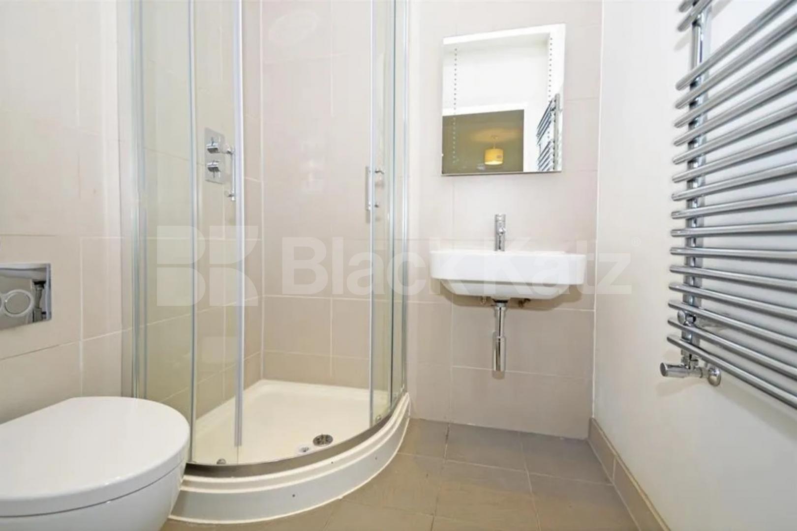  2 bedroom apartment within a contemporary building with a private terrace Heneage Street , Brick Lane 